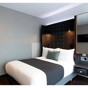Doppelzimmer für Gäste mit Behinderungen